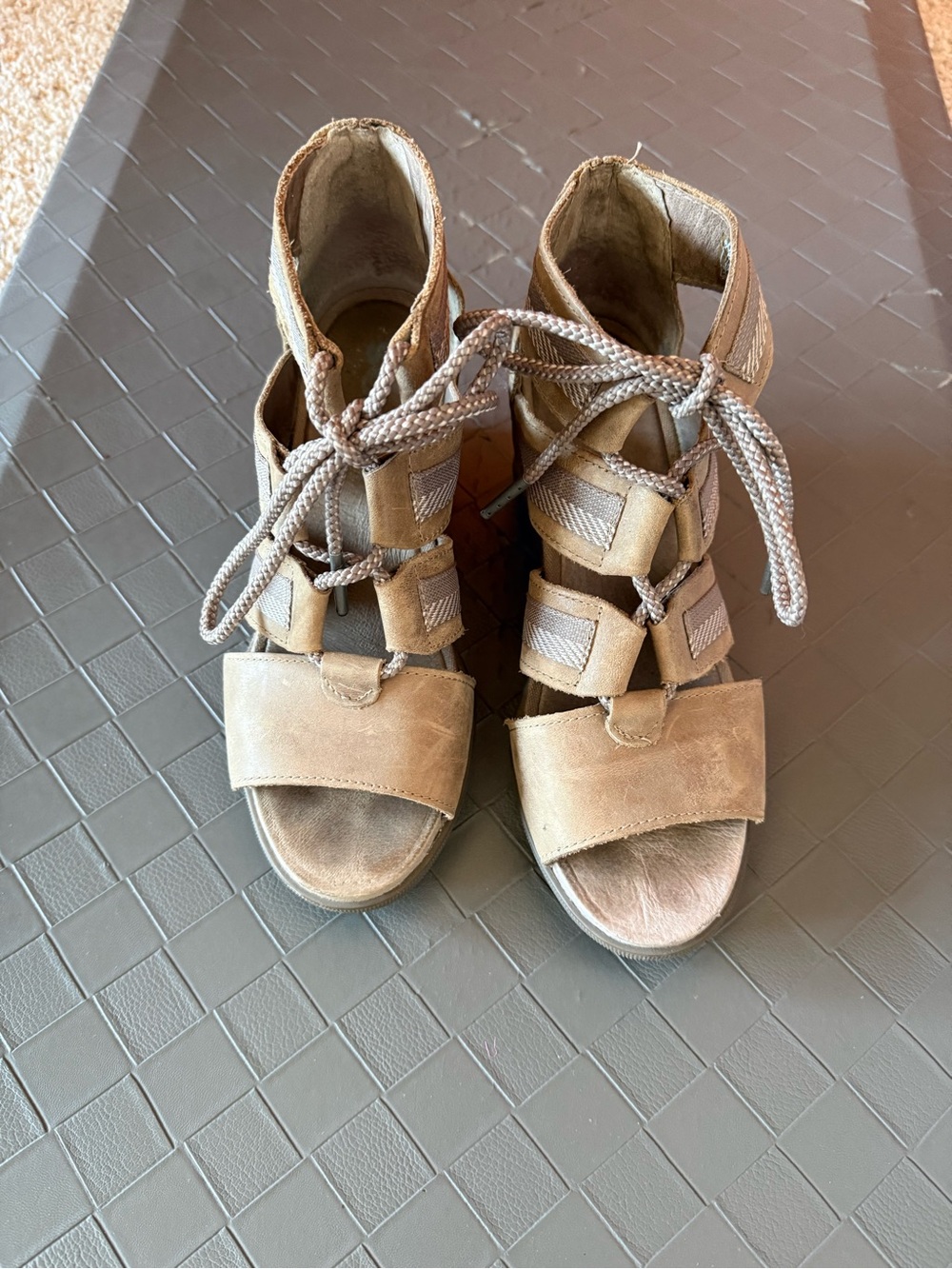 Sorel Tan Leather Slide Sandal